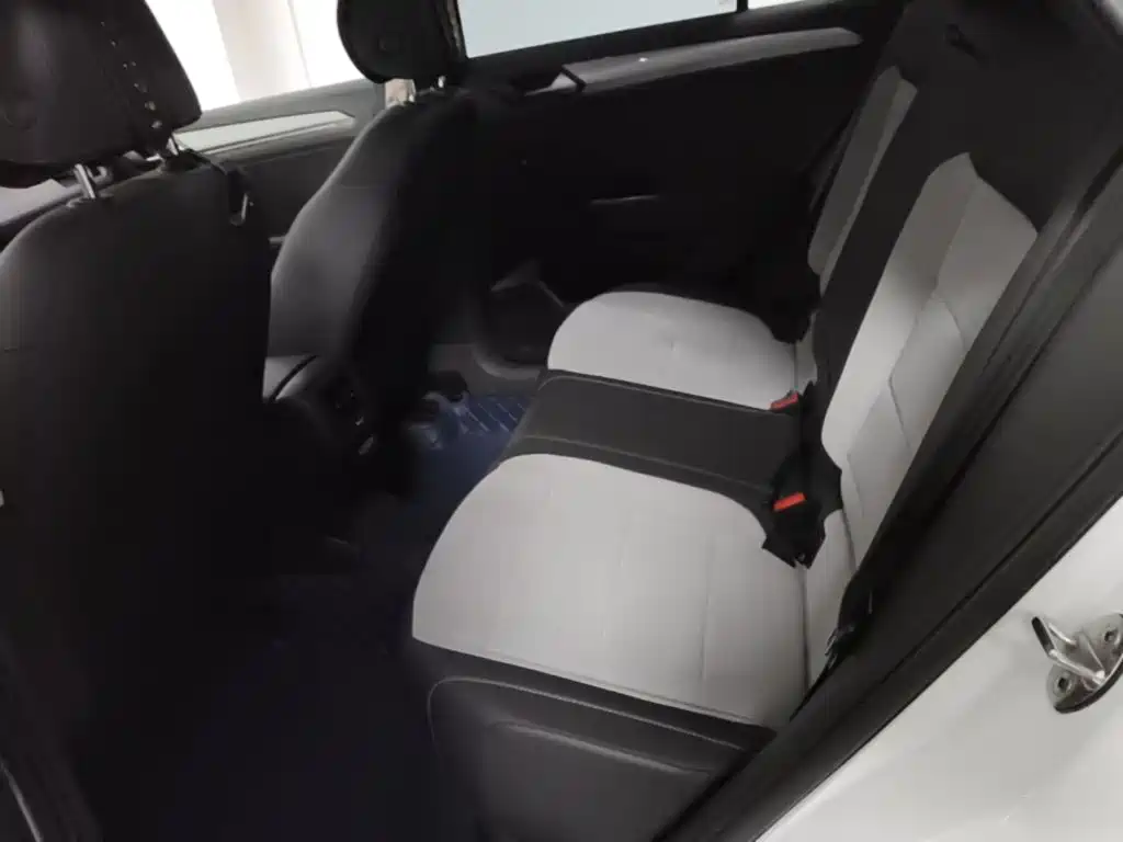 Volkswagen T-Roc — миниатюра 17