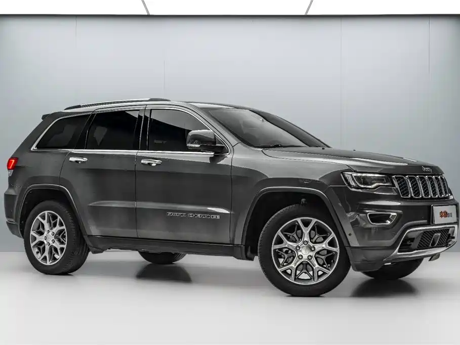 Jeep Grand Cherokee (Import) — миниатюра 3