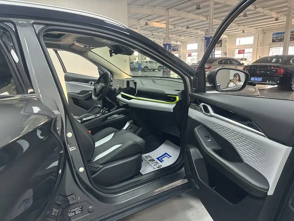 Geely Binyue — миниатюра 14