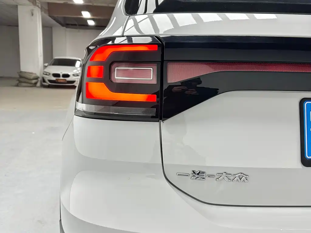 VOLKSWAGEN EXPLORING THE SHADOW