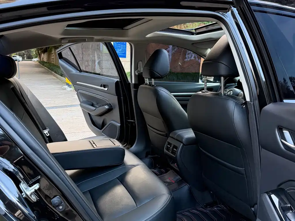 Nissan Teana — миниатюра 11