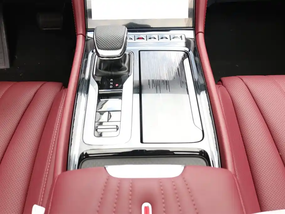 Hongqi H5 PHEV 2025 130