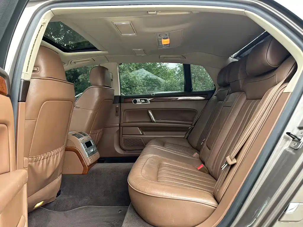 Volkswagen Phaeton — миниатюра 6