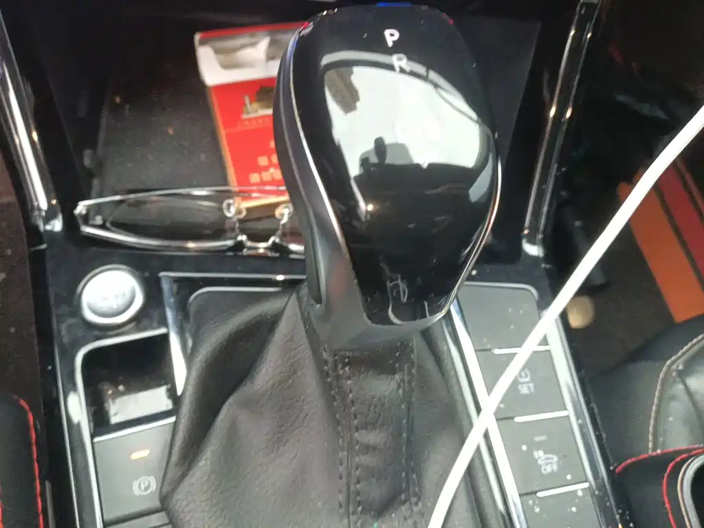 Volkswagen 帕萨特插电混动 — миниатюра 15
