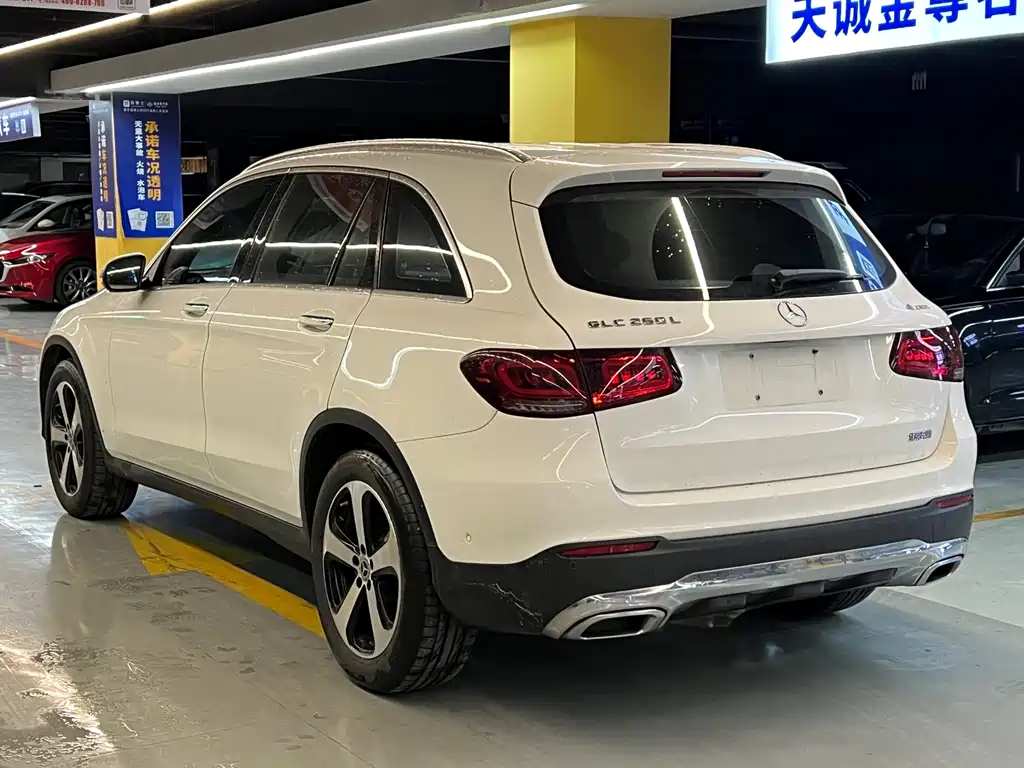 MERCEDES-BENZ GLC
