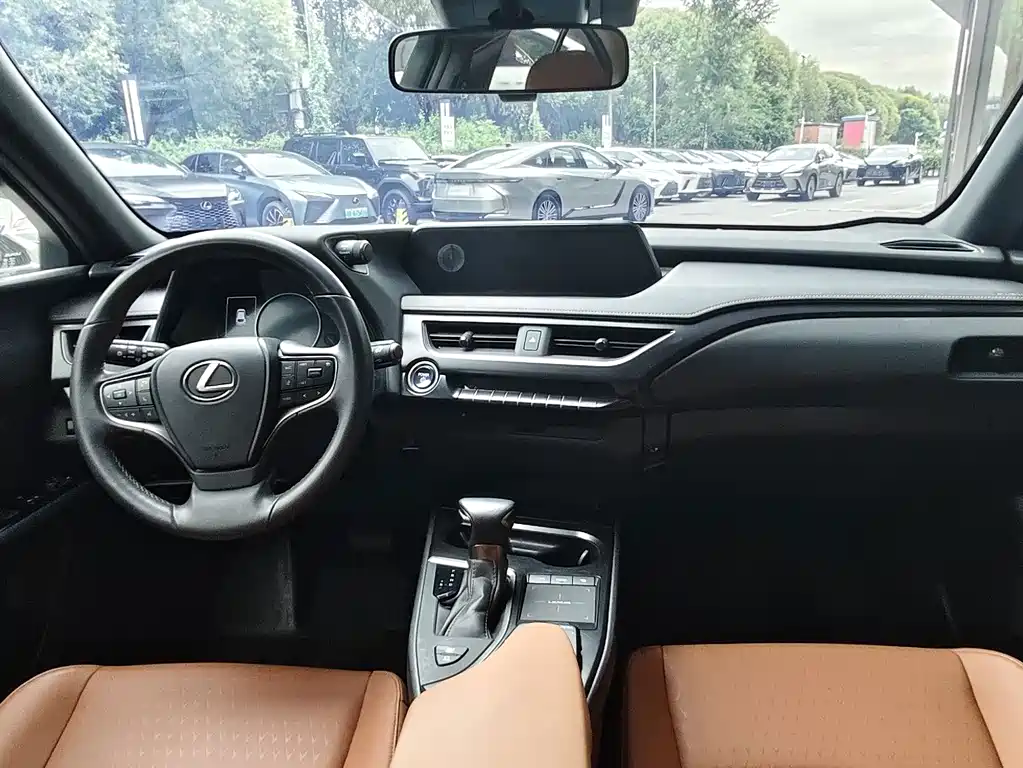 Lexus UX — миниатюра 12