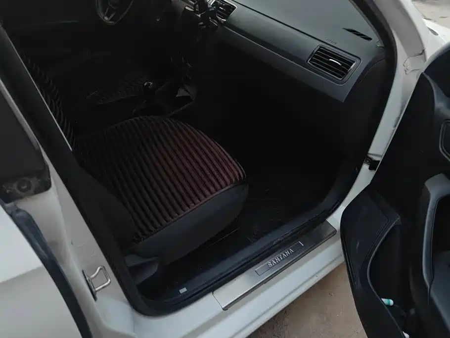Volkswagen Santana — миниатюра 8