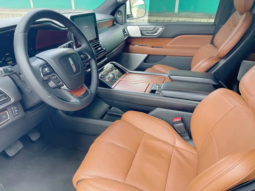 Lincoln Navigator — миниатюра 5