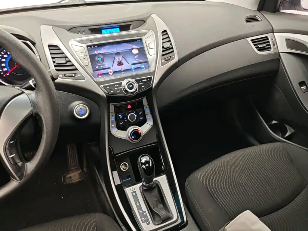 Hyundai Elantra Langdong — миниатюра 13