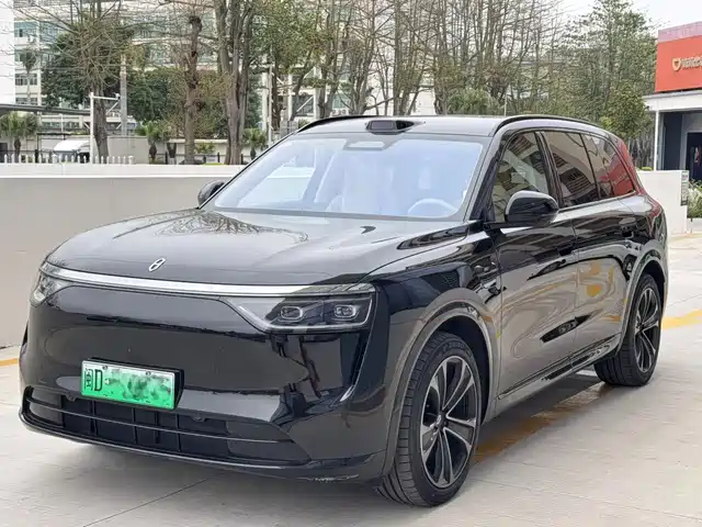 AITO ASK THE WORLD M8 2025