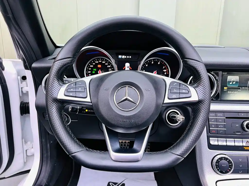 Mercedes-Benz SLC — миниатюра 10