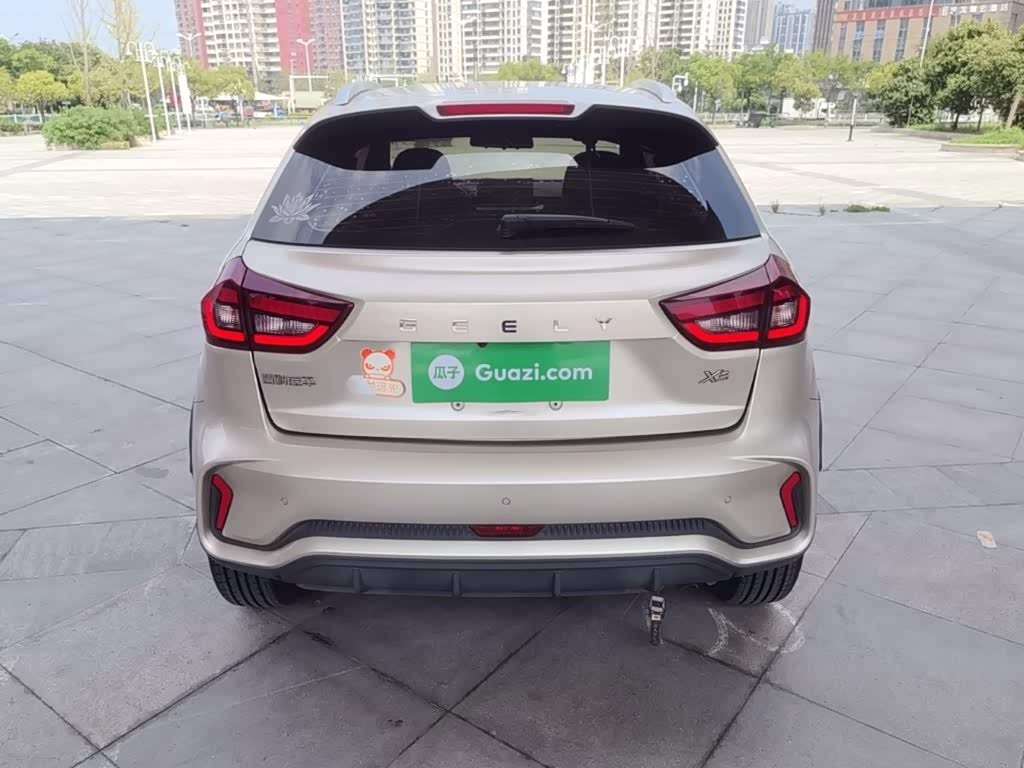 Geely Vision X3 1.5 л 2021 г. желто-оранжевый, пробег 36000 км