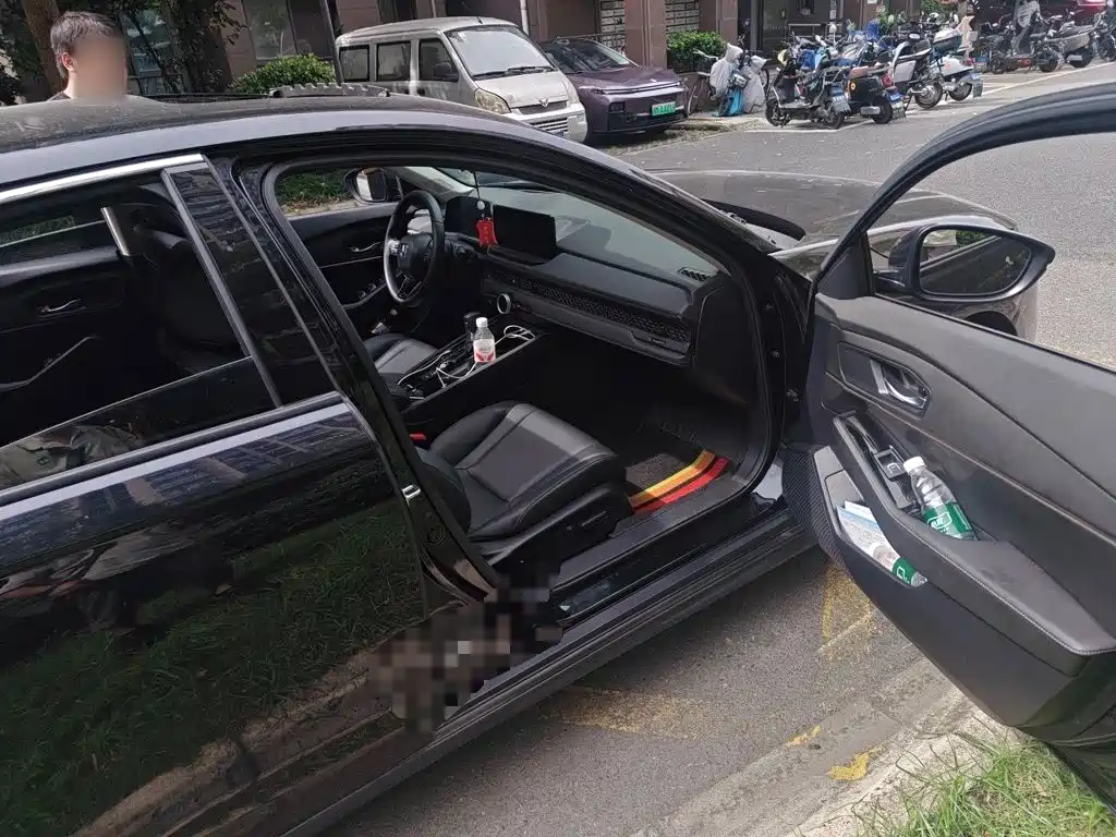Honda Accord — миниатюра 18