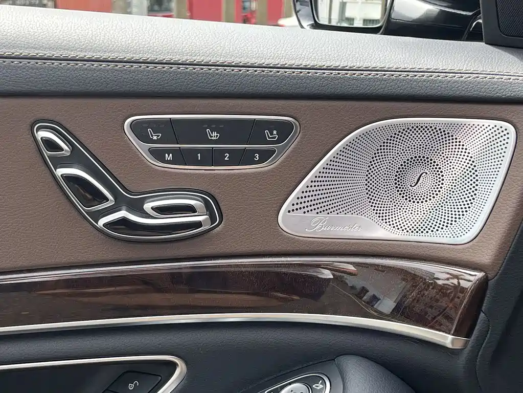 Mercedes-Benz S-Class — миниатюра 11