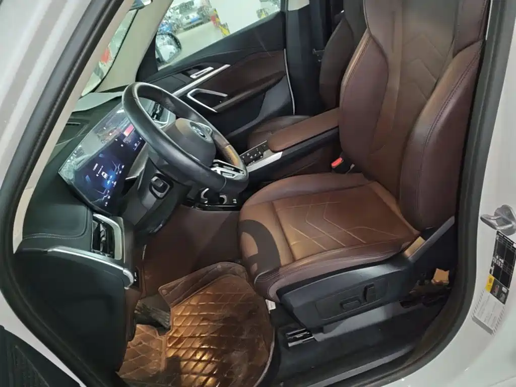 BMW iX1 — миниатюра 15