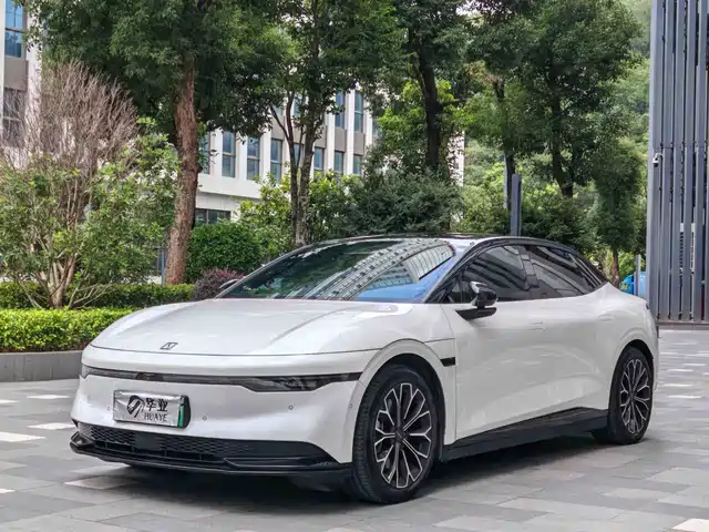 2024 Zeekr 007