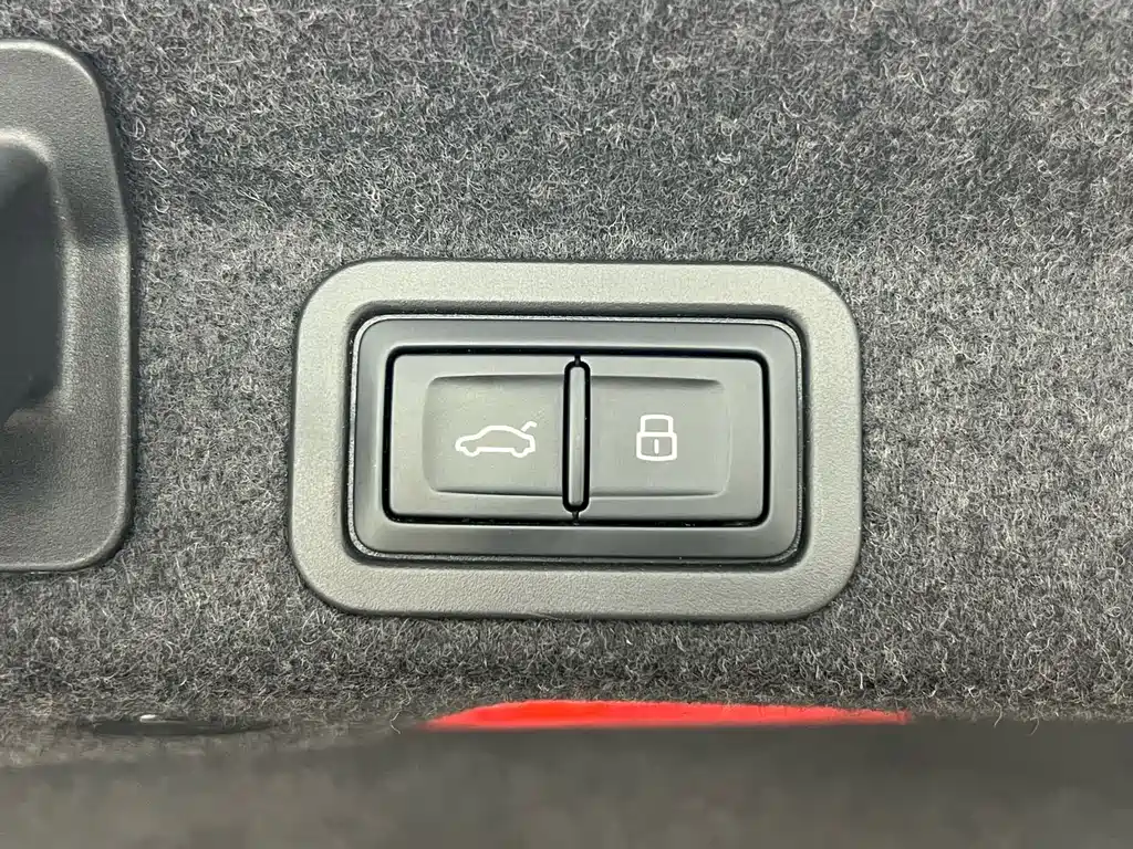 Audi A6L 2023 — фото 28