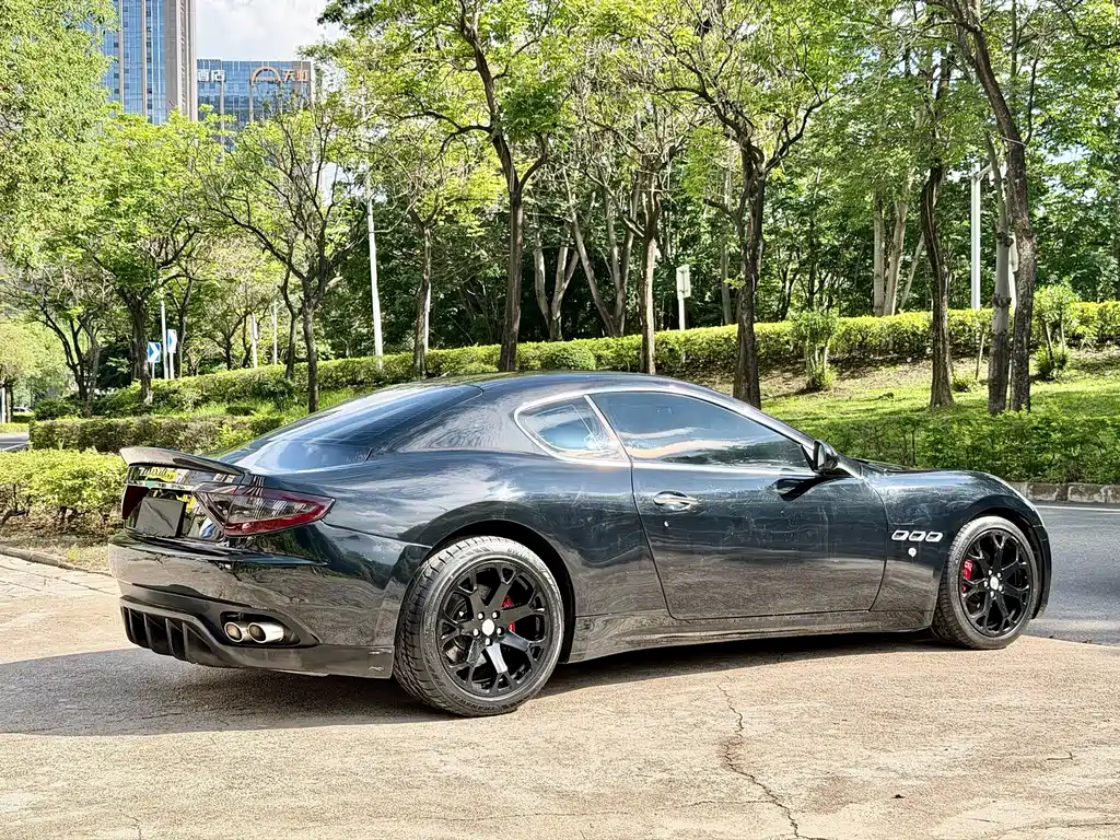 Maserati GranTurismo — миниатюра 7