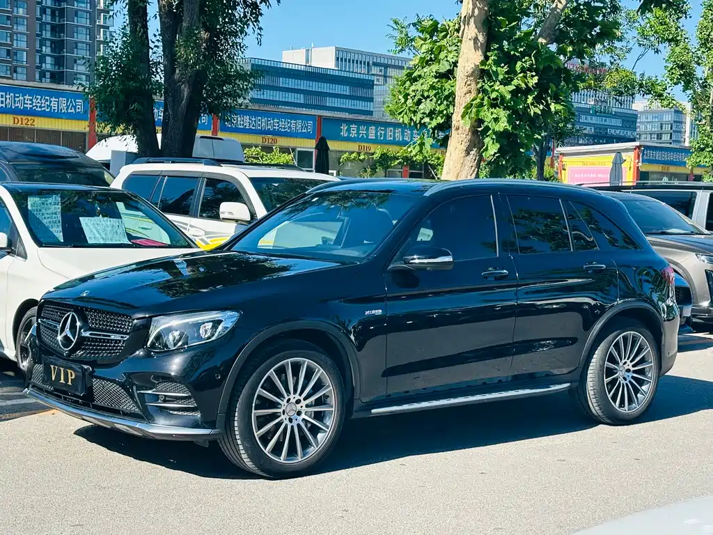 Купить Mercedes-Benz GLC AMG