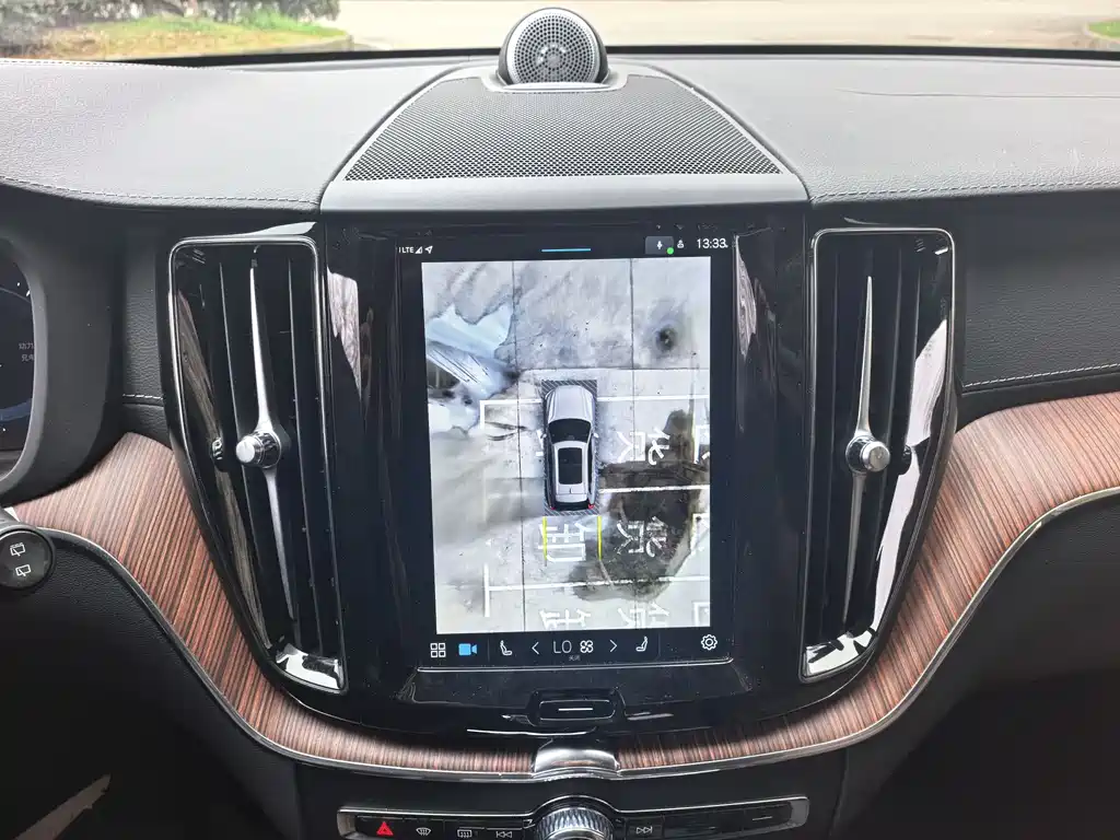 VOLVO XC60 PLUG IN HYBRID