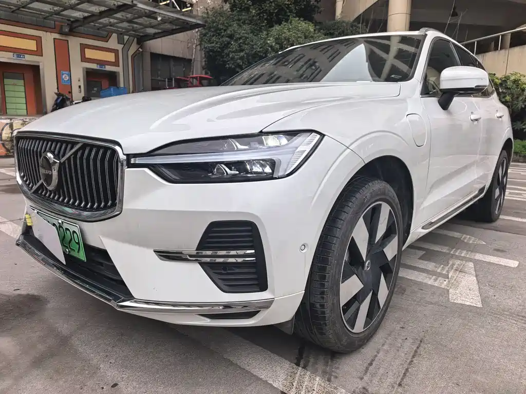 VOLVO XC60 PLUG IN HYBRID