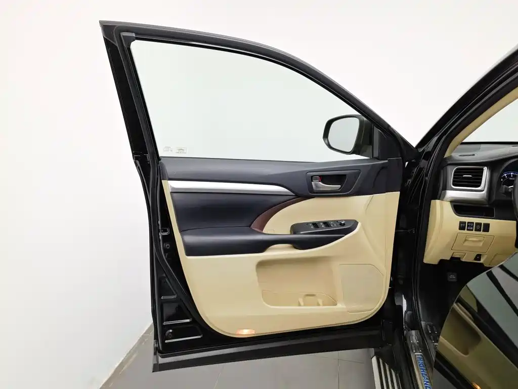 Toyota Highlander — миниатюра 8