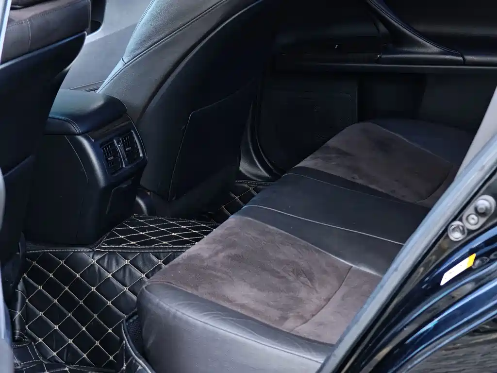 Toyota Reiz — миниатюра 10