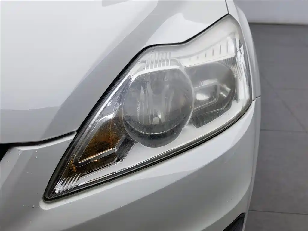 Ford Focus 2013 1.8L MT