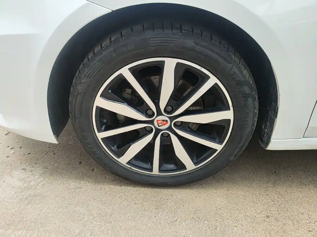Roewe Roewe i6 Classic — миниатюра 23