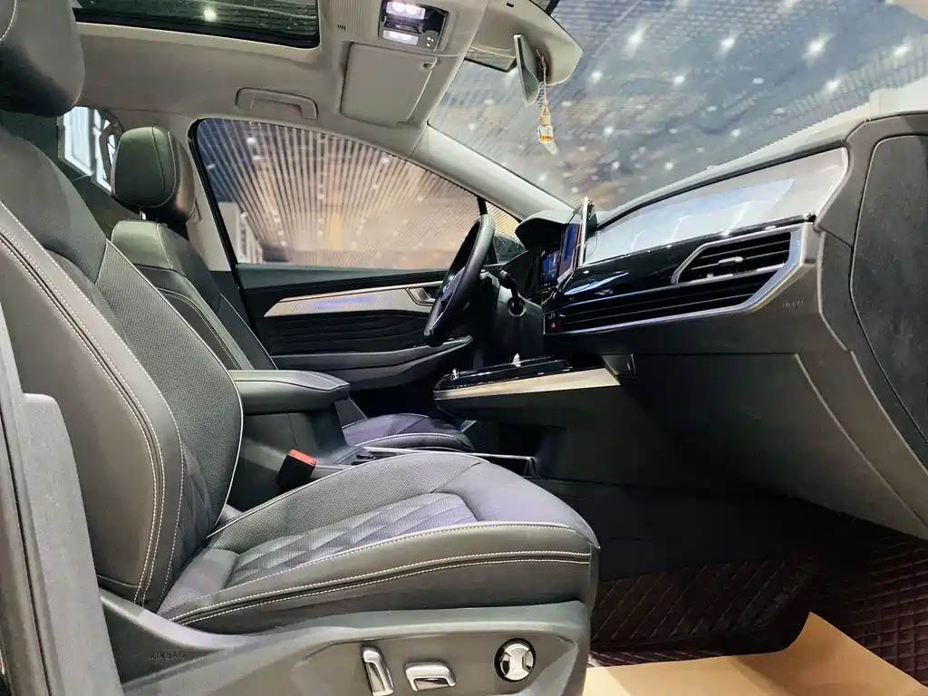 Volkswagen Viloran 2022 530TSI Flagship Pro 6 мест