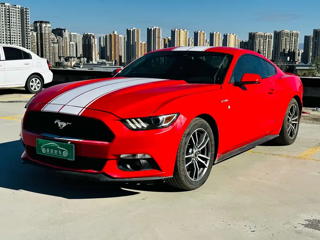 FORD MUSTANG