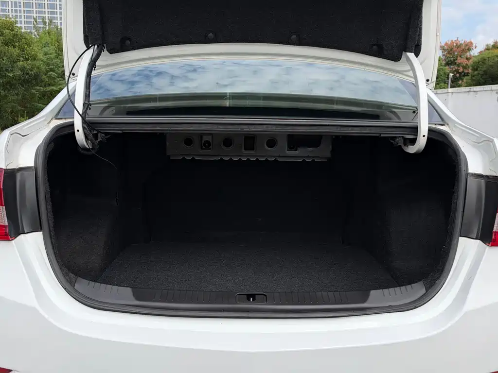 Buick Excelle — миниатюра 15