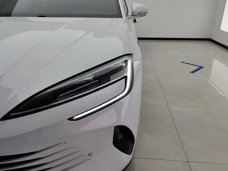 BYD Seal — миниатюра 5