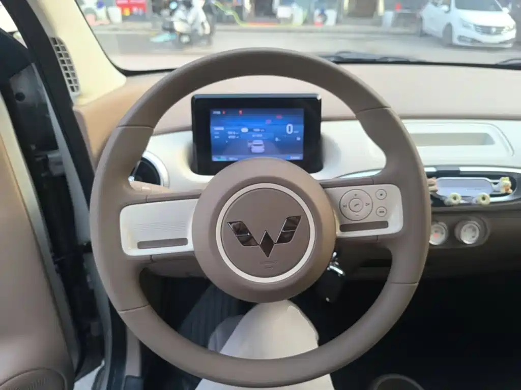 Wuling MINIEV — миниатюра 11