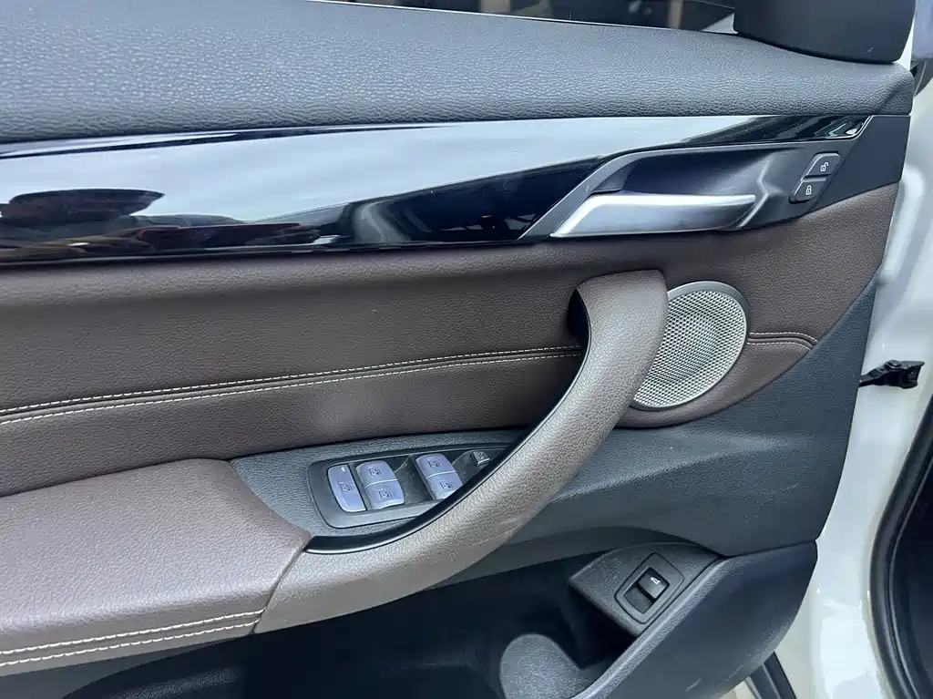 BMW X1 — миниатюра 10