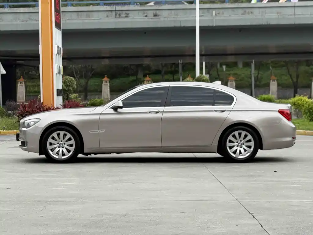 BMW 7 Series 7 2009 740Li Lead