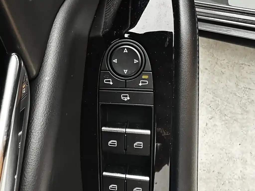 Mazda 3 Axela 2.0L Auto Quality Shine Edition, фото 16