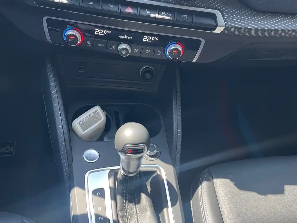 Audi Q2L 2022 35 TFSI Fashion