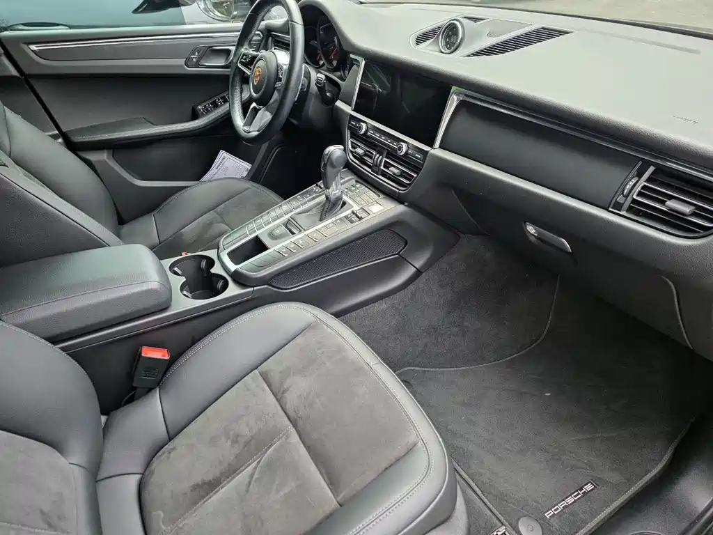 Porsche Macan — миниатюра 13