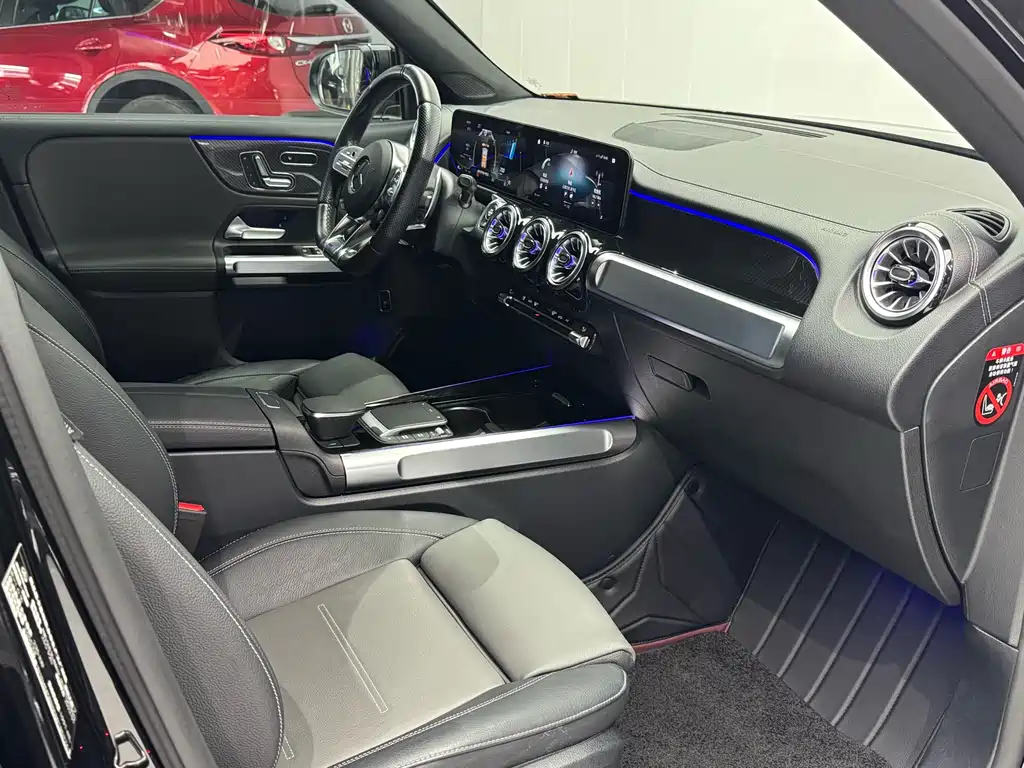 MERCEDES-BENZ GLB AMG