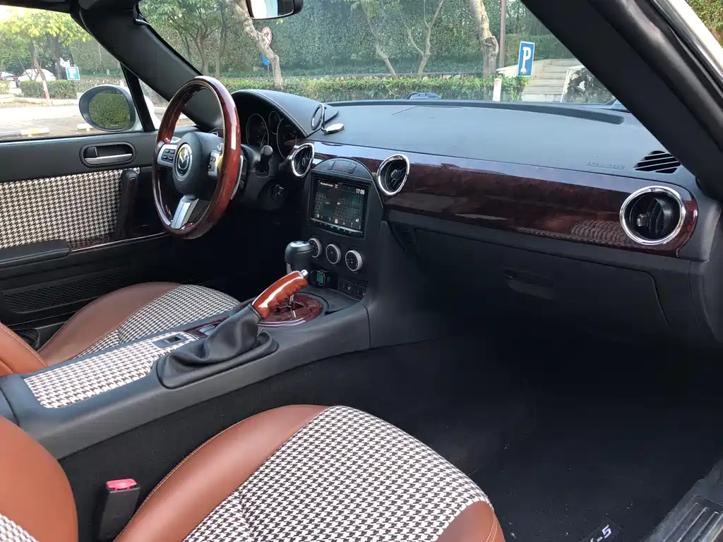 Mazda MX-5 — миниатюра 13