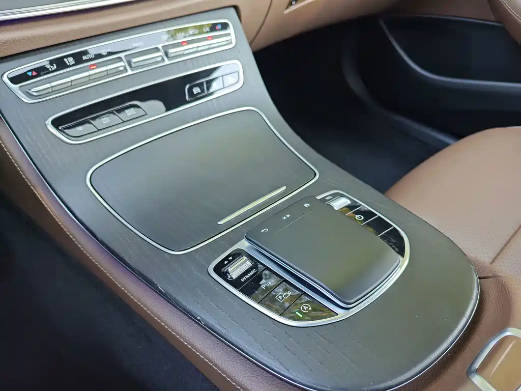 Mercedes-Benz E-Class — миниатюра 19