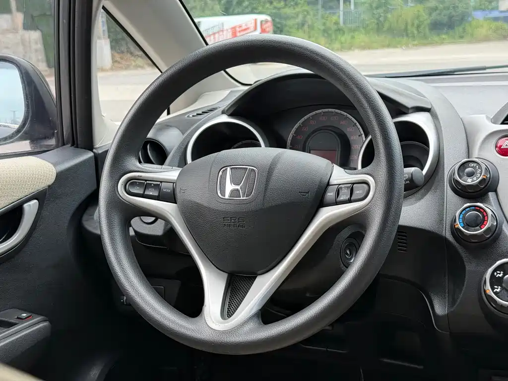 Honda Fit — миниатюра 8