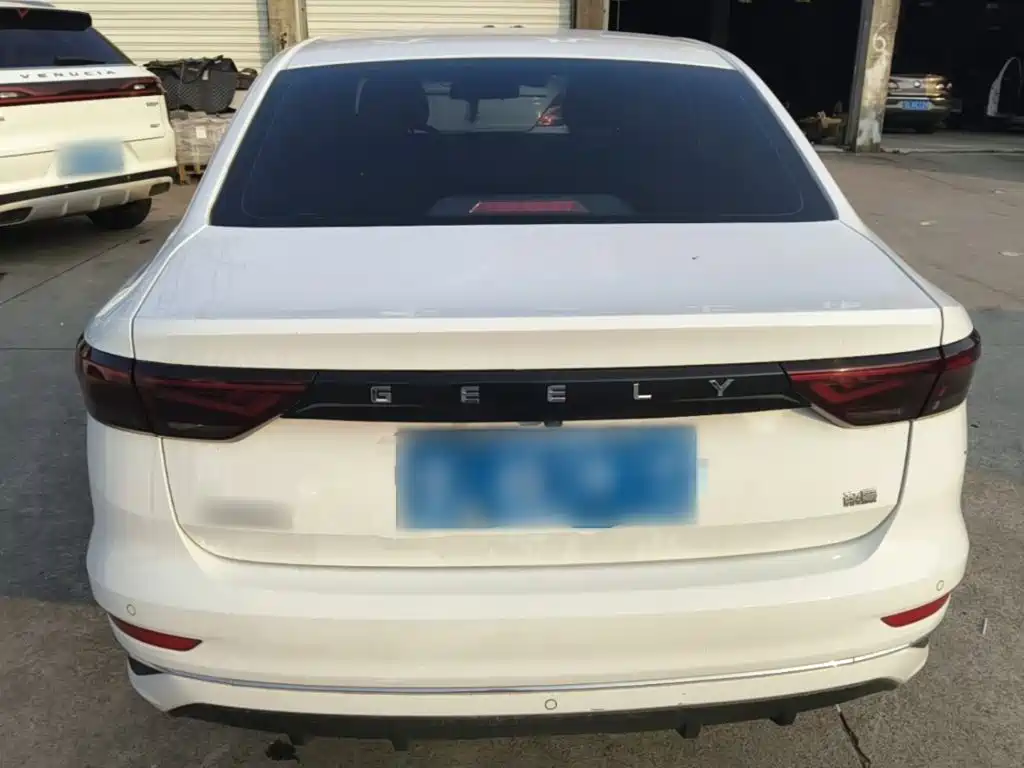Geely Emgrand — миниатюра 6
