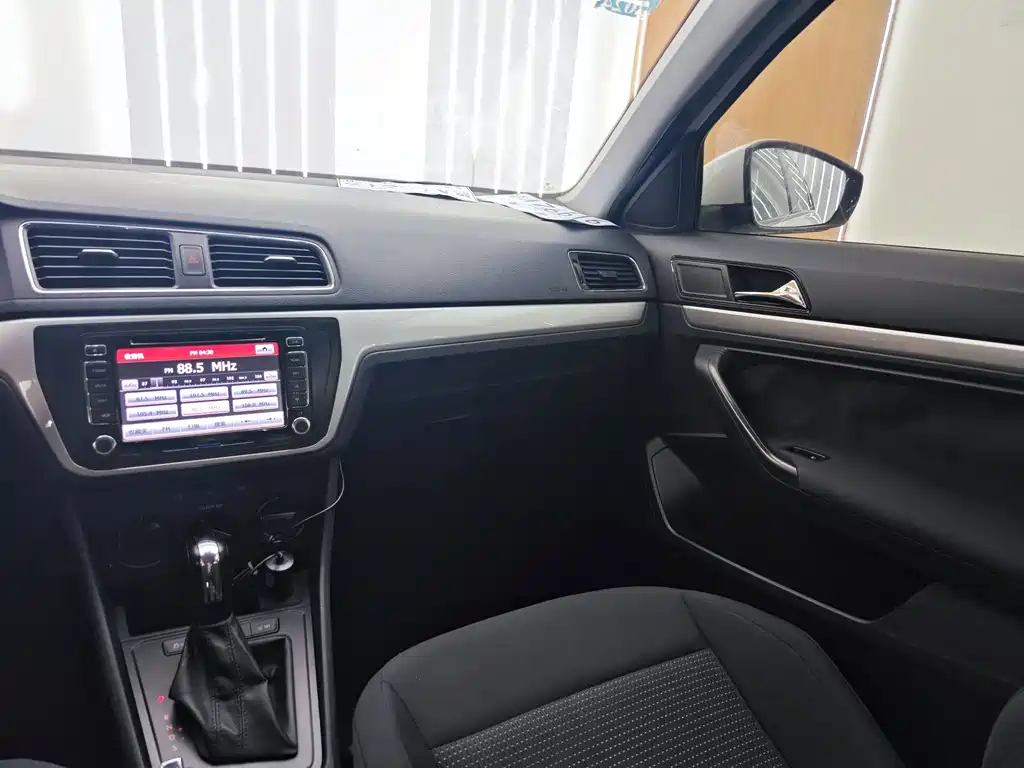 Volkswagen Lavida — миниатюра 12