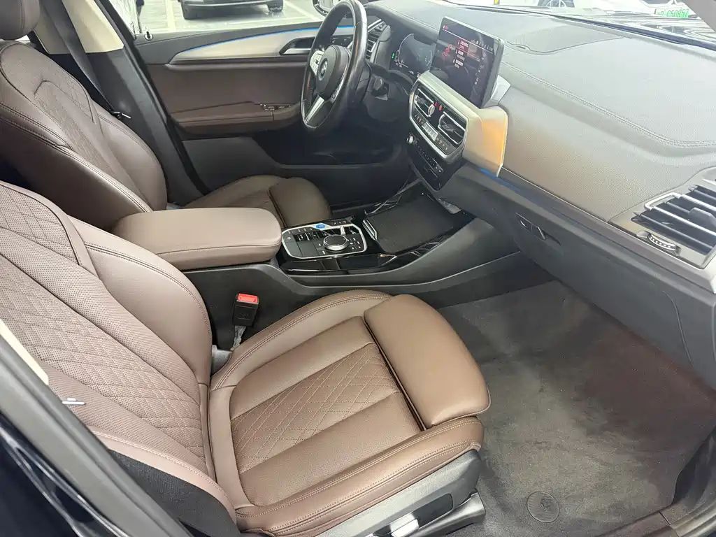 BMW iX3 — миниатюра 14