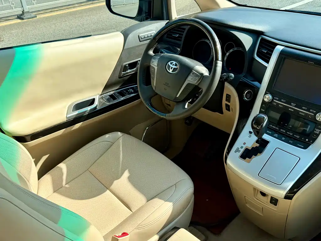 Toyota Alphard 2012 3.5L Luxury
