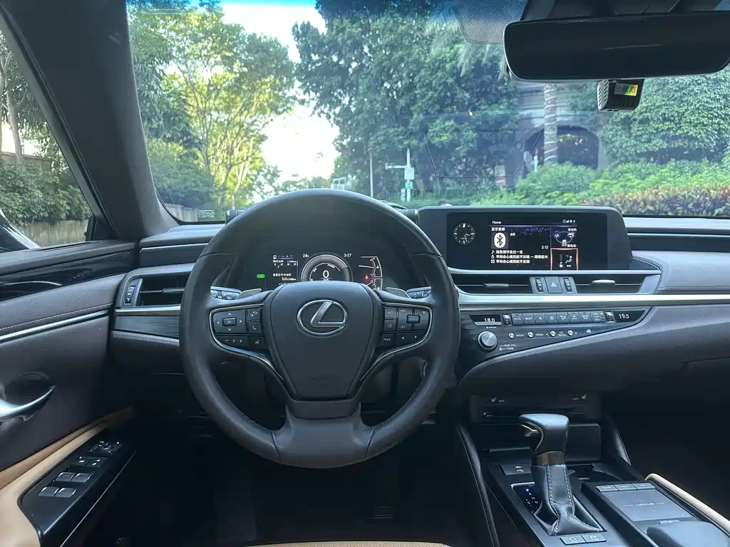 Lexus ES — миниатюра 5