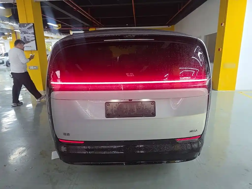 Li Auto Li MEGA — миниатюра 6