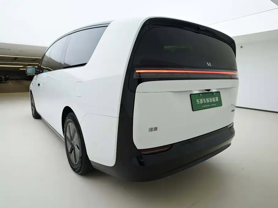 Li Auto Li MEGA — миниатюра 4